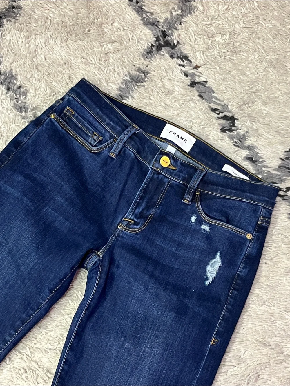 FRAME Le Garçon Jeans Size 24 Dark Wash Distressed Mid Rise Boyfriend Straight